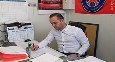 Jovem luso-descendente conquista sucesso ao volante de uma empresa de transportes em Paris