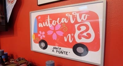 Autocarro nº 2 faz paragem no Restaurante A Ponte