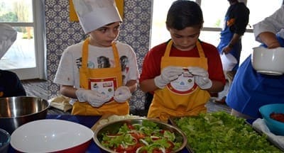Graines de Luso ensinam português num atelier de gastronomia para crianças