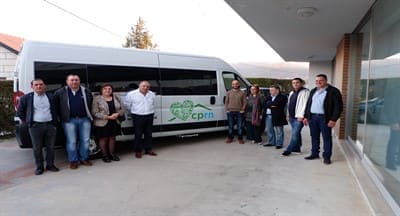 Empresário Manuel Alves contribuiu para uma carrinha para a Casa do Povo de Ribeira do Neiva