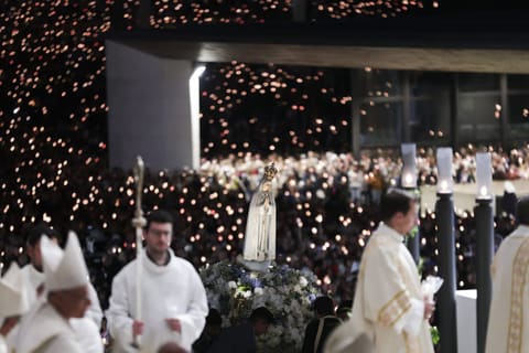 Milhares de peregrinos em Fátima
