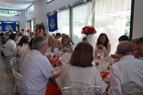 Academia de Bacalhau de Paris celebra solidariedade