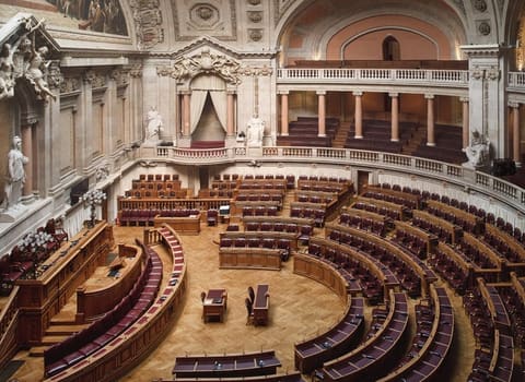 Deputados eleitos pelos emigrantes querem mais representatividade