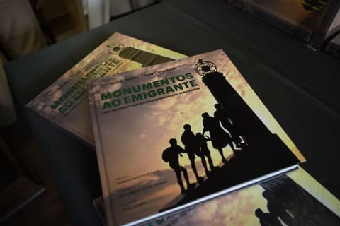 Livro “Monumentos ao Emigrante” honra coragem dos portugueses