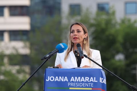 Joana Amaral Dias entra na corrida a Belém