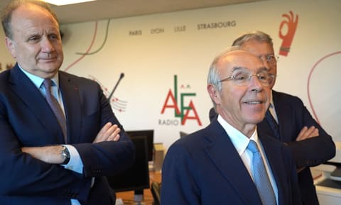Marques Mendes quer departamento permanente para as comunidades