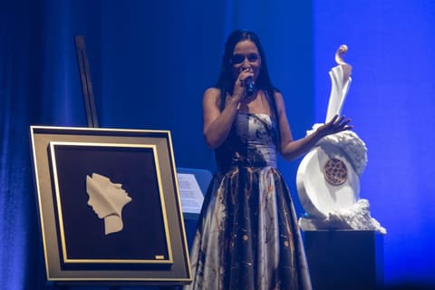Novo disco de Cristina Maria une fado e escultura