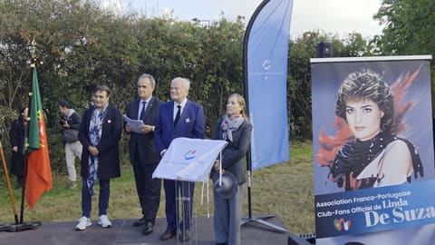 Linda de Suza imortalizada em Champigny