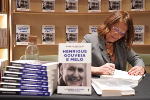 Livro revela Henrique Gouveia e Melo para além da farda