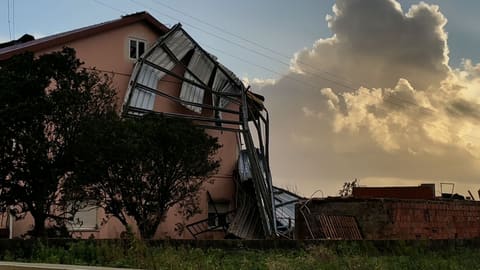 Tempestade Kristin deixa Regueira de Pontes em emergência