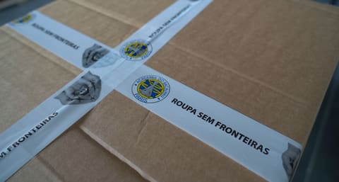Roupa sem Fronteiras: solidariedade em França enche camiões de ajuda