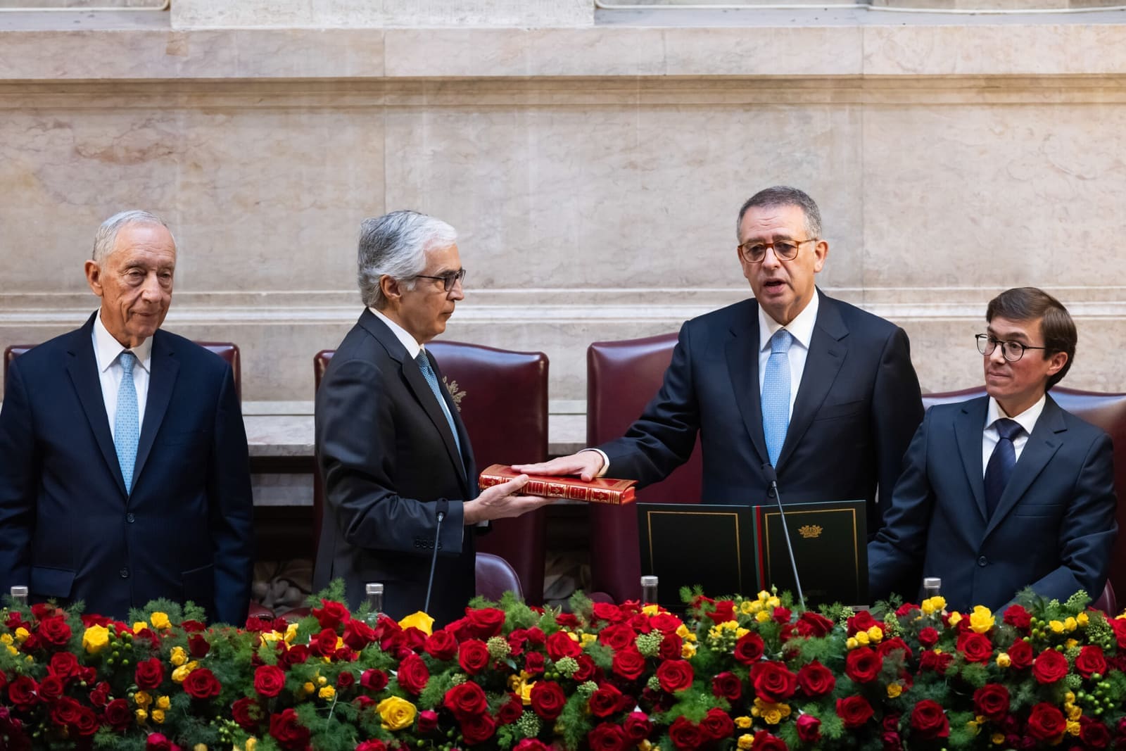 Seguro toma posse e promete ser “Presidente de todos os portugueses, vivam em Portugal ou no estrangeiro”