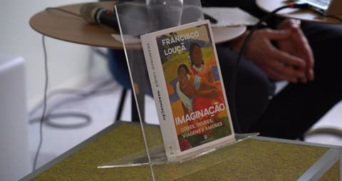 "Imaginação" de Francisco Louçã chega a Paris