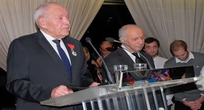 Laurent Cathala foi condecorado em Créteil