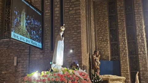 Centenas de fiéis assinalam o 13 de maio no Santuário de Fátima em Paris