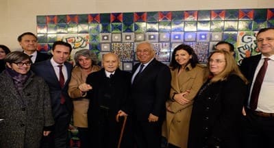 Manuel Cargaleiro tem novos azulejos em Paris e foi duplamente condecorado