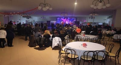 Baile de São Valentin reuniu cerca de 500 pessoas em Ozoir-la-Ferriere
