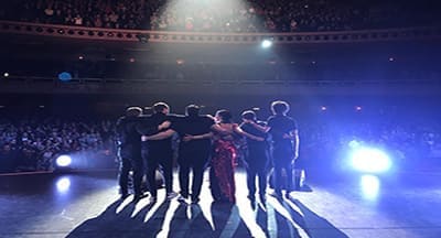 Ana Moura encheu a sala Grand Rex, em Paris, e conquistou o coração do público