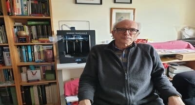 Na Maia, Fernando Sá produz viseiras em casa é a prova que todos podem ajudar