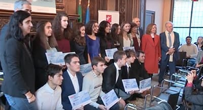 Estudantes luso-descendentes premiados com Bolsas de Estudo