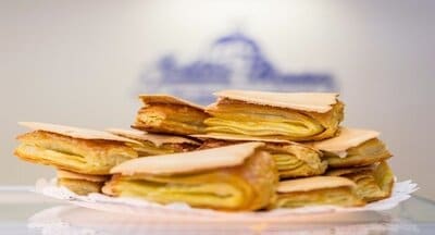 Já provou um Jesuíta de Santo Tirso? Estão à sua espera na Pastelaria Moura