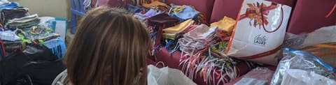 Comunidade portuguesa em França envia 3.500 prendas para hospitais portugueses