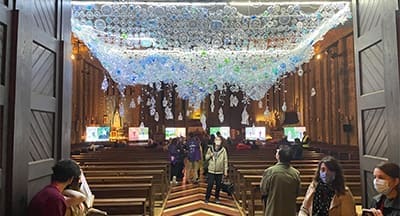 Evento 'Noite Branca' escolheu Santuário Nossa Senhora de Fátima, em Paris, para expor três obras