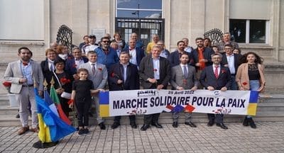 Caminhada e jantar assinalaram o 48º aniversário da Revolução dos Cravos, em Champigny-sur-Marne