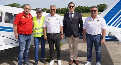 Batismos de voo: a magia de uma viagem até ao céu de Paris traz de volta os sorrisos e os sonhos