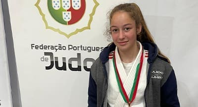 Lusodescendente Clara Martins tem-se destacado na prática de judo em França e em Portugal