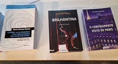 Sessão de leitura, na mediateca Pierre et Marie Curie, em Nanterre, à volta de Portugal