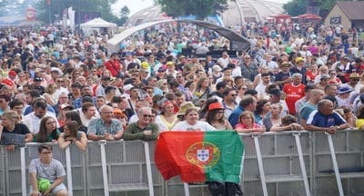 Milhares de pessoas na primeira edição da Festa do Emigrante em Herbay no Stade Beauregards