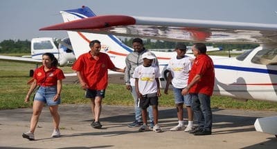 Batismos de voo: cerca de 300 crianças com necessidades especiais voaram pelos céus de Paris