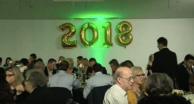 Vários portugueses residentes em França celebraram a entrada em 2018 na Pastelaria Canelas