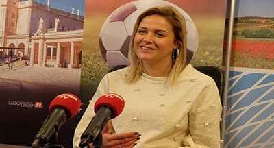 Fadista Tereza Carvalho anuncia lançamento de novo trabalho discográfico