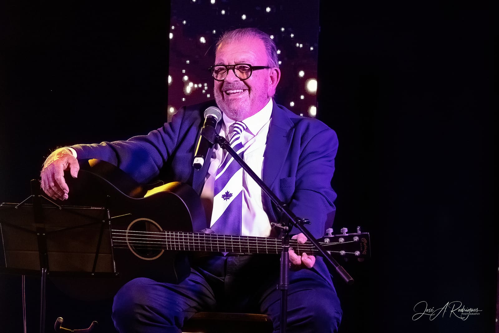 Carlos Alberto Moniz: 55 anos a cantar pelo mundo