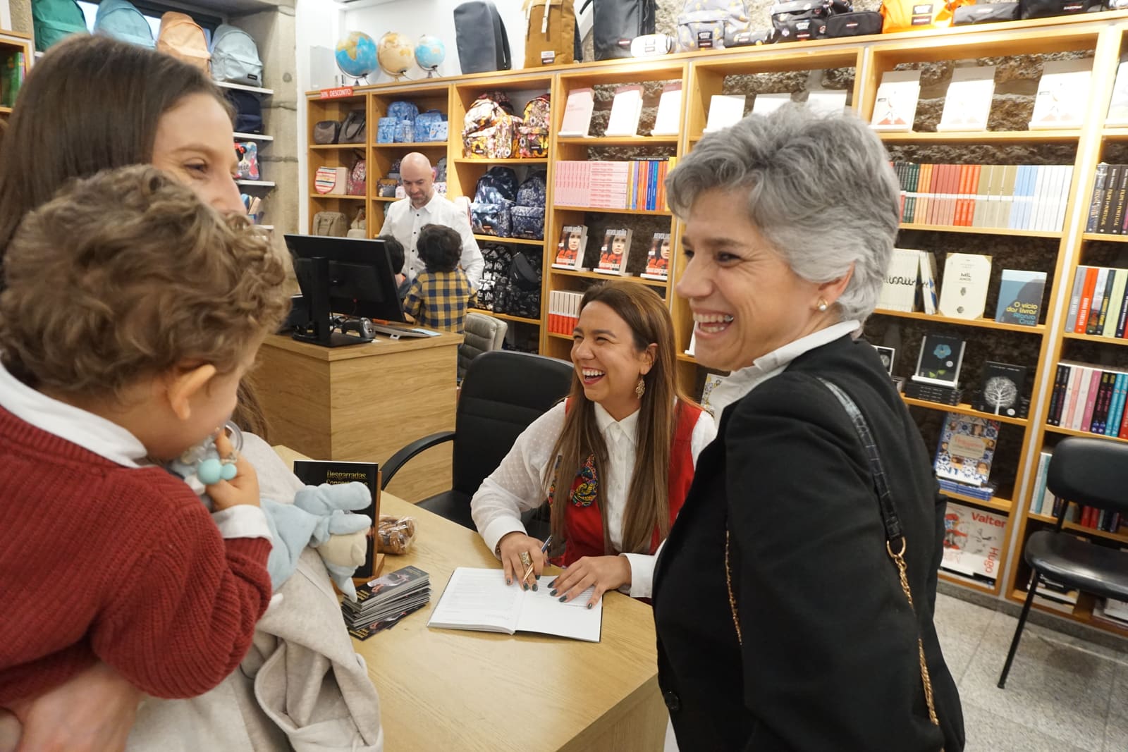 Minhotos Marotos lançam livro "Desgarradas, Concertinas e Tradições", uma homenagem à cultura popular portuguesa