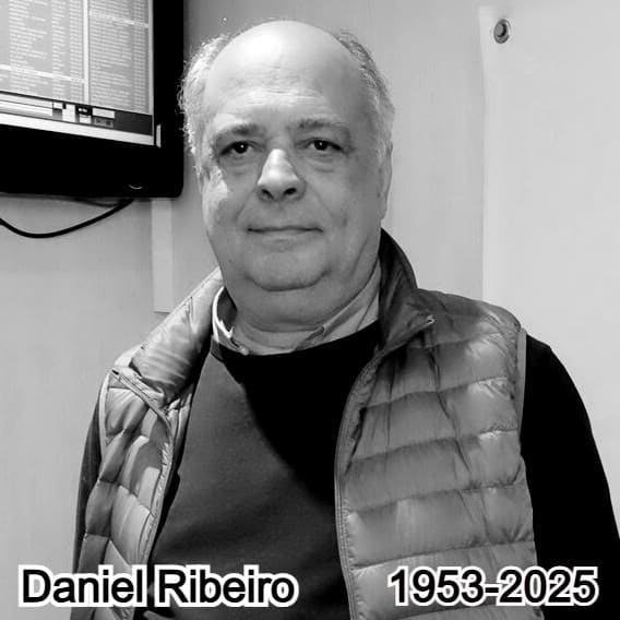 Morreu o jornalista Daniel Ribeiro. Natural de Carregal do Sal, fez carreira em Paris e faleceu em Lisboa, aos 71 anos