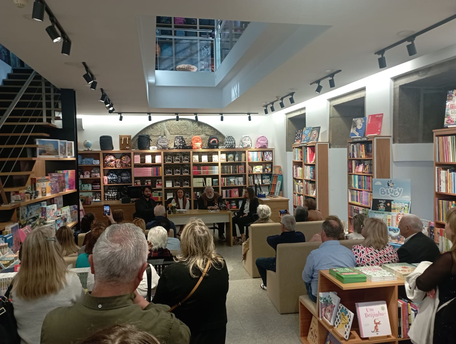 Minhotos Marotos lançam livro "Desgarradas, Concertinas e Tradições", uma homenagem à cultura popular portuguesa