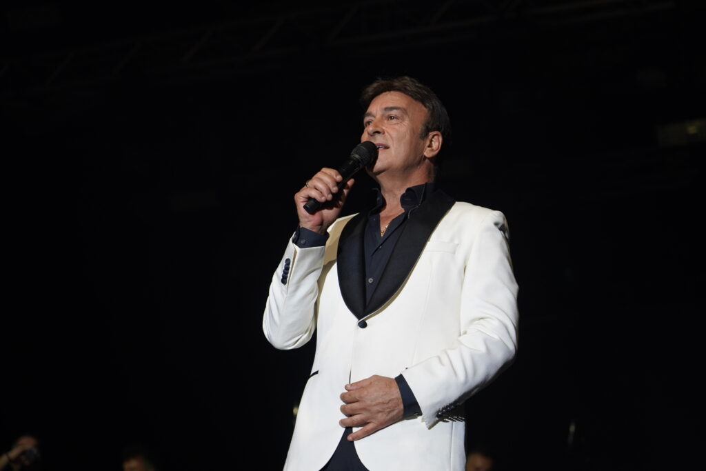 Tony Carreira deu concerto solidário em Góis para ajudar Associação Sara Carreira