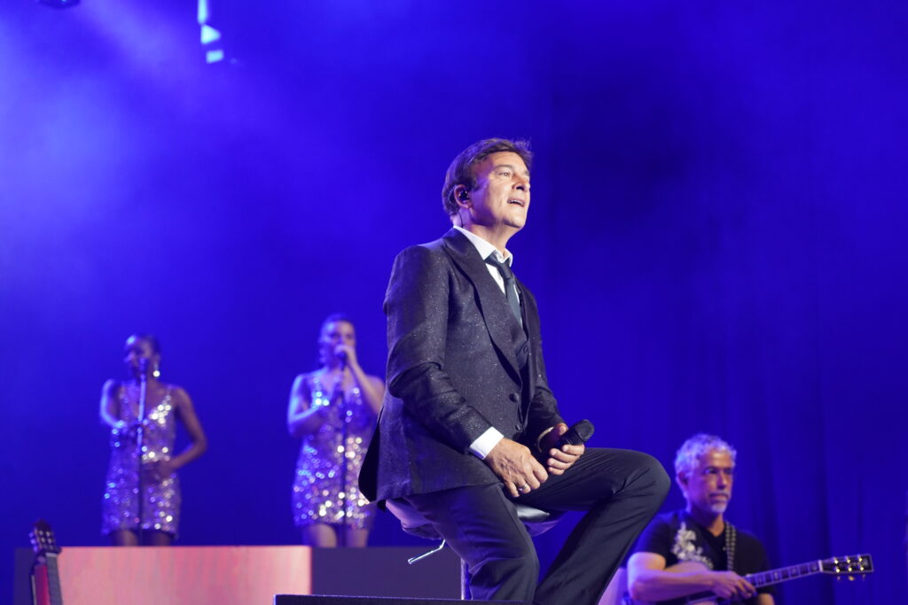 Tony Carreira deu concerto solidário em Góis para ajudar Associação Sara Carreira