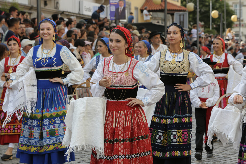 Trajes de Domingar é o novo sucesso de Viana do Castelo